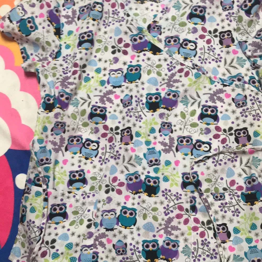 Scrub top - Picture 2 of 4